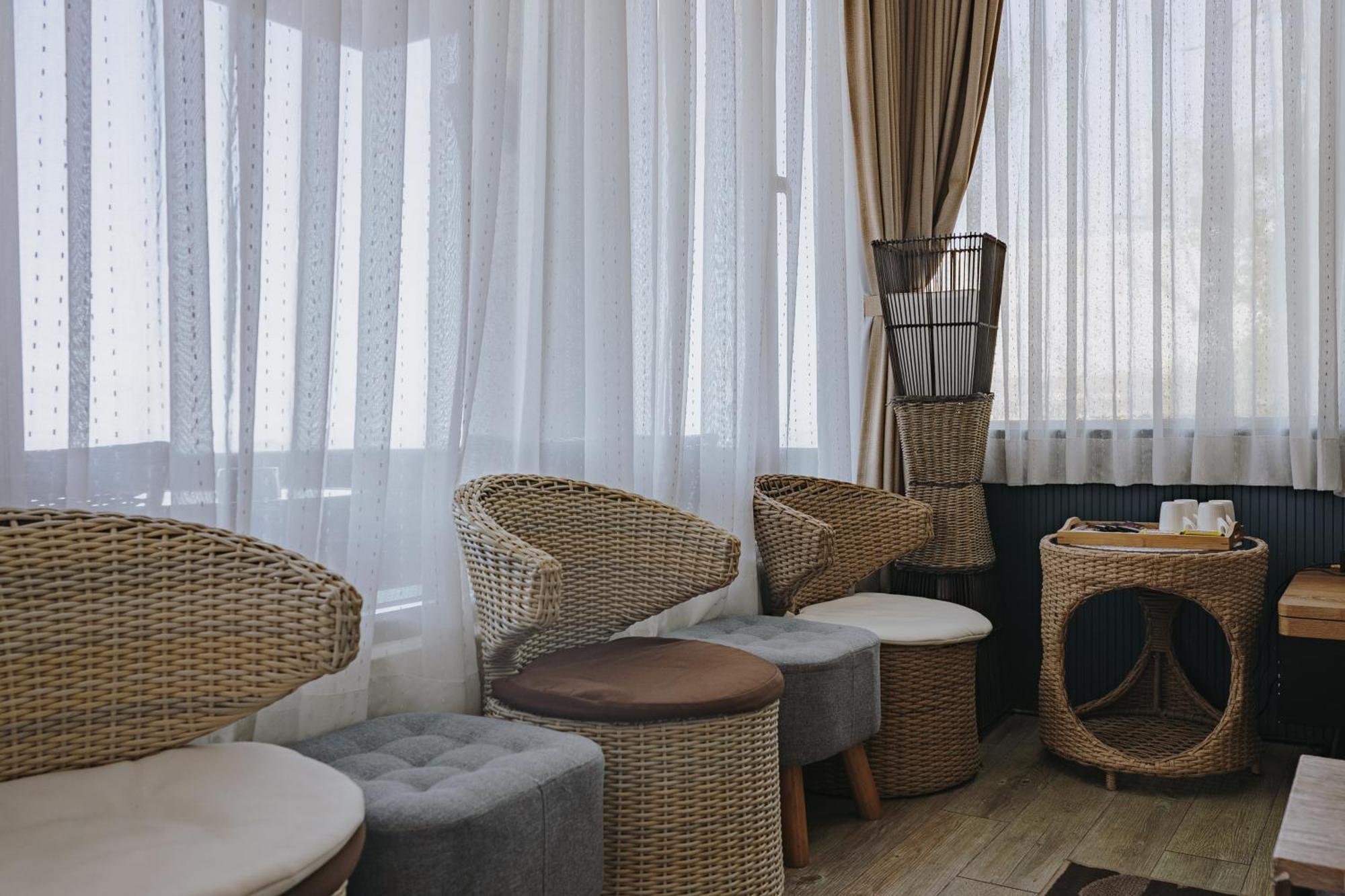 Mountain Traveler Inn จิ่วเฟิ่น ภายนอก รูปภาพ