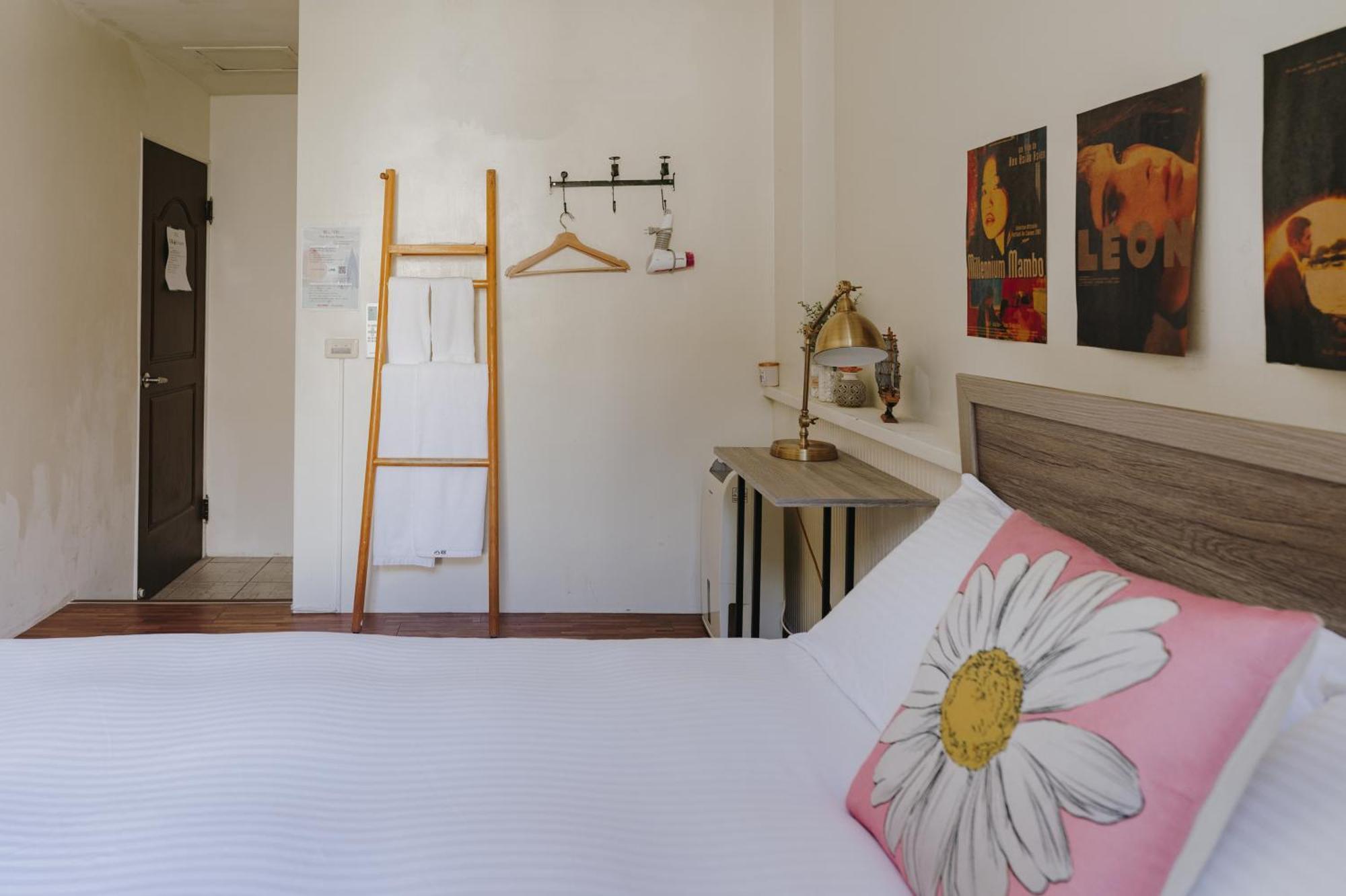 Mountain Traveler Inn จิ่วเฟิ่น ภายนอก รูปภาพ