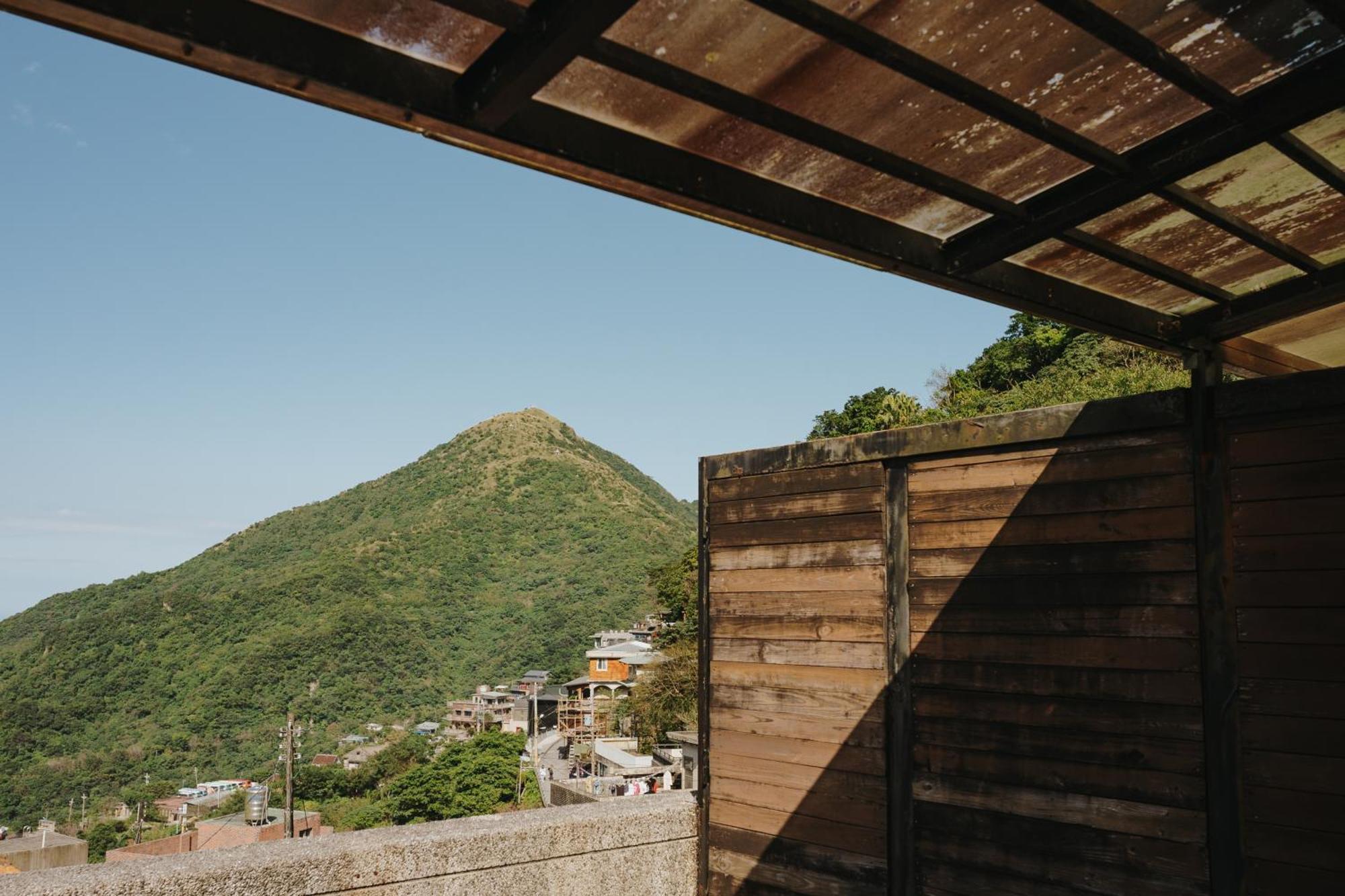Mountain Traveler Inn จิ่วเฟิ่น ภายนอก รูปภาพ