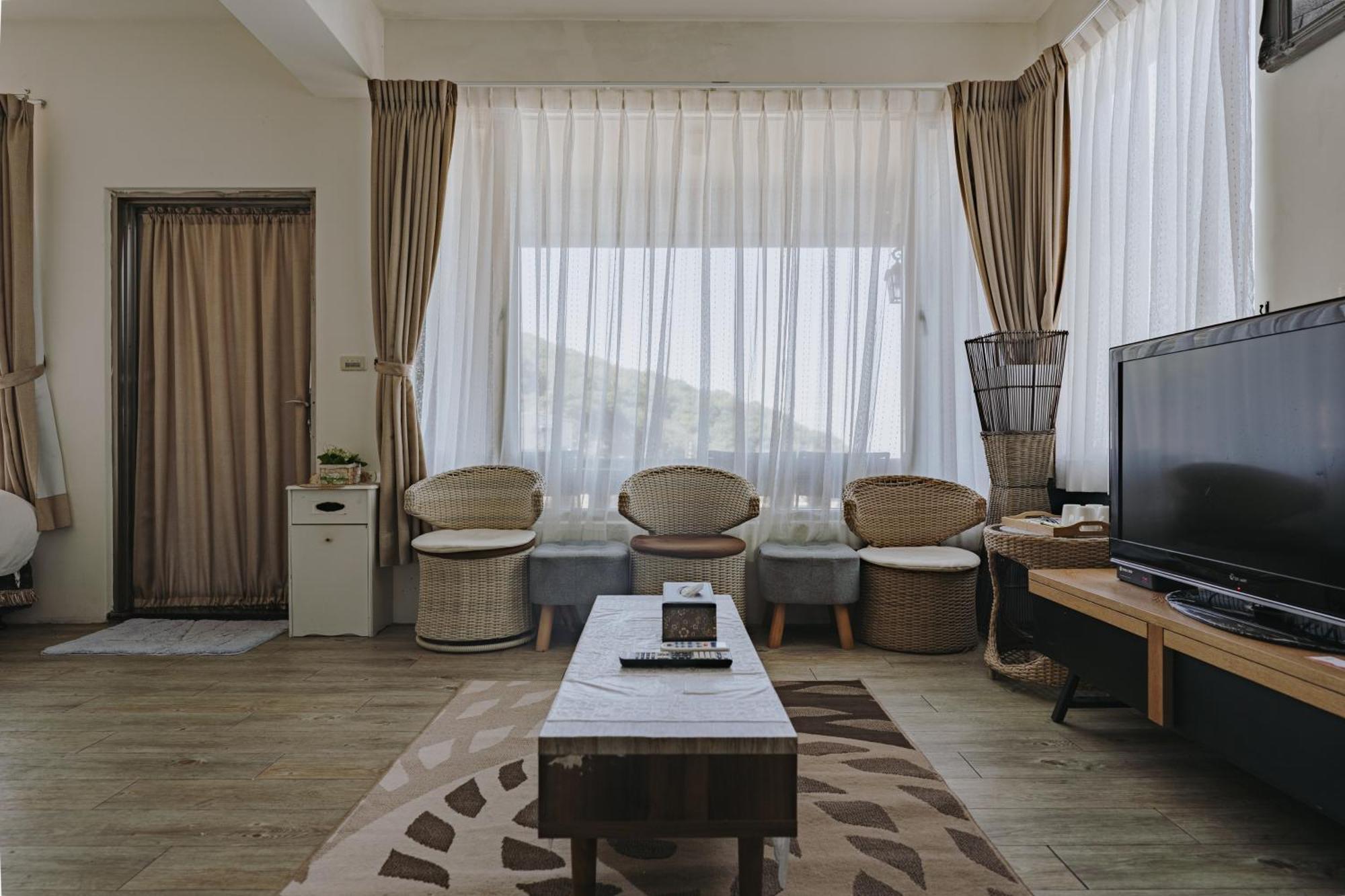 Mountain Traveler Inn จิ่วเฟิ่น ภายนอก รูปภาพ